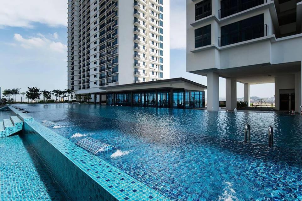 샤알람 Simple No 6- Trefoil Setia Alam- Near Setia Convention Centre B&B 외부 사진
